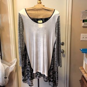 Poeme black/white top